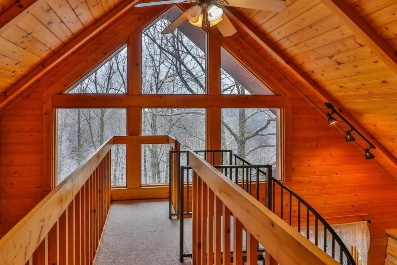 Romantic, Honeymoon Cabin In The Smokies! Gatlinburg Exteriér fotografie