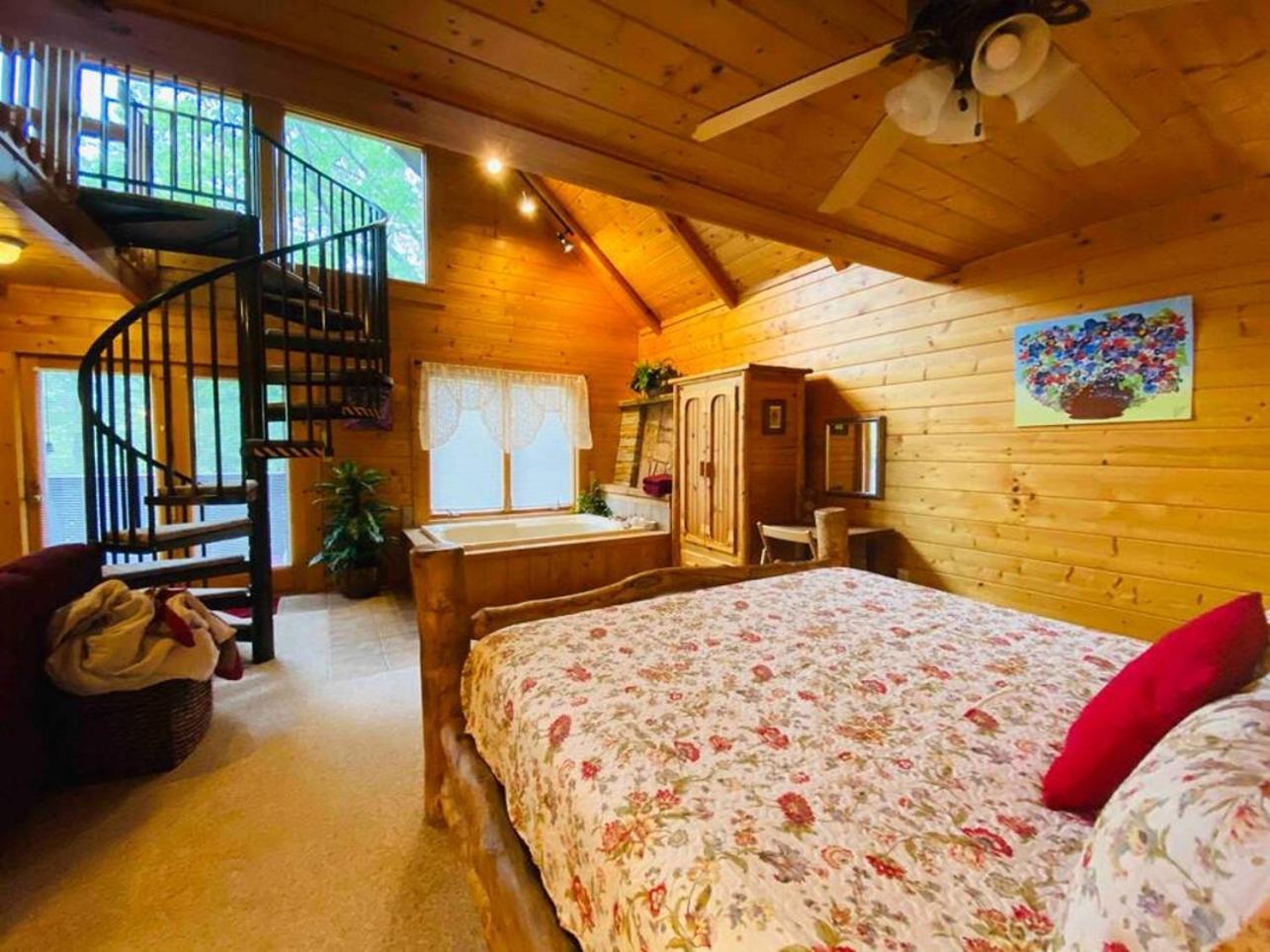 Romantic, Honeymoon Cabin In The Smokies! Gatlinburg Exteriér fotografie